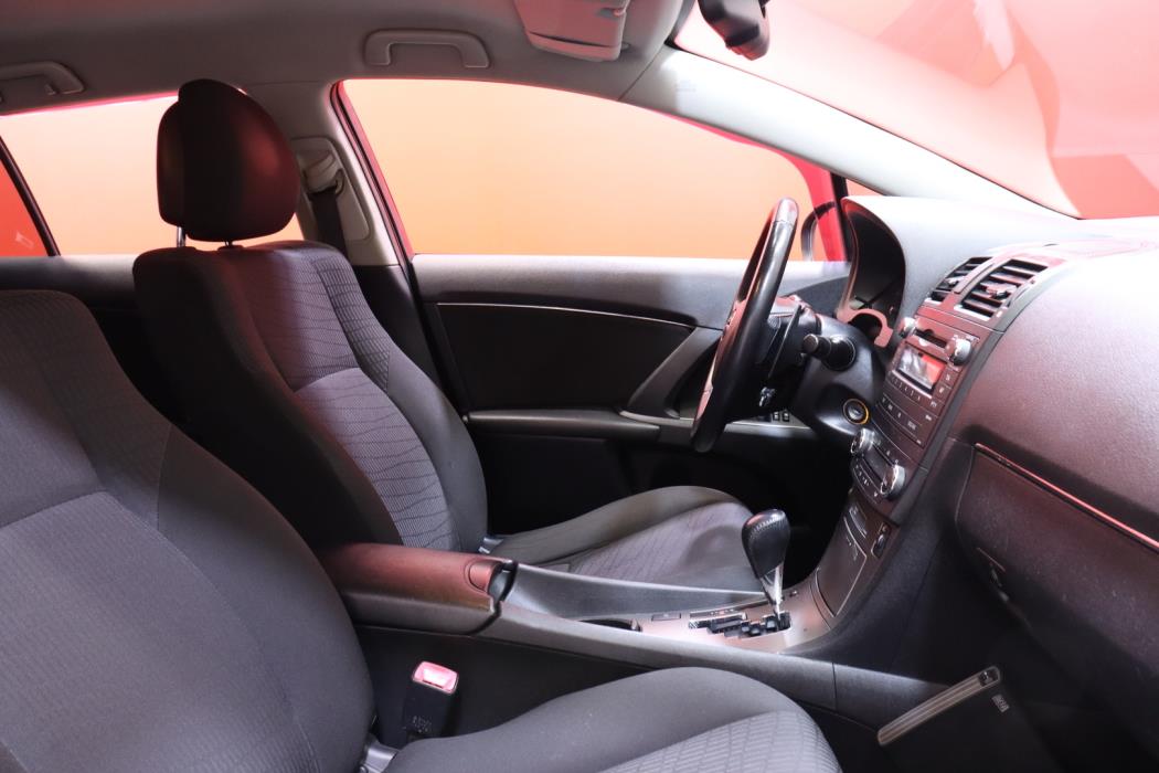 TOYOTA Avensis 2009