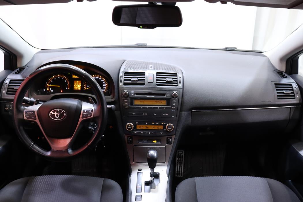 TOYOTA Avensis 2009