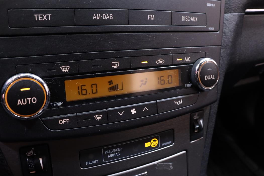 TOYOTA Avensis 2009