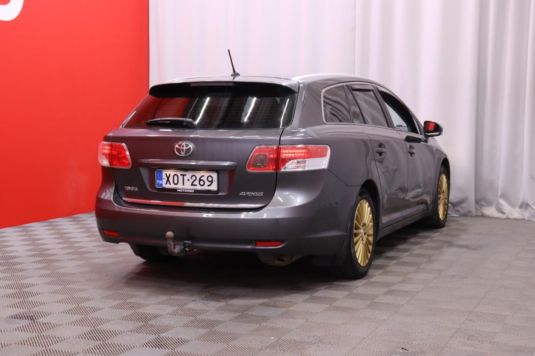 TOYOTA Avensis 2009