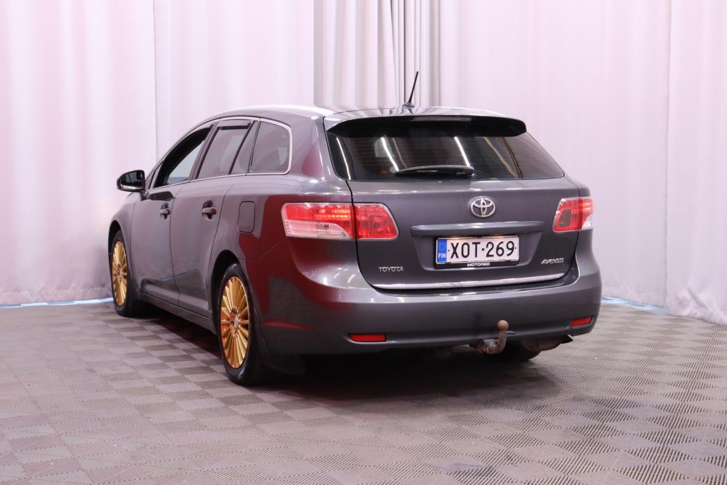 TOYOTA Avensis 2009