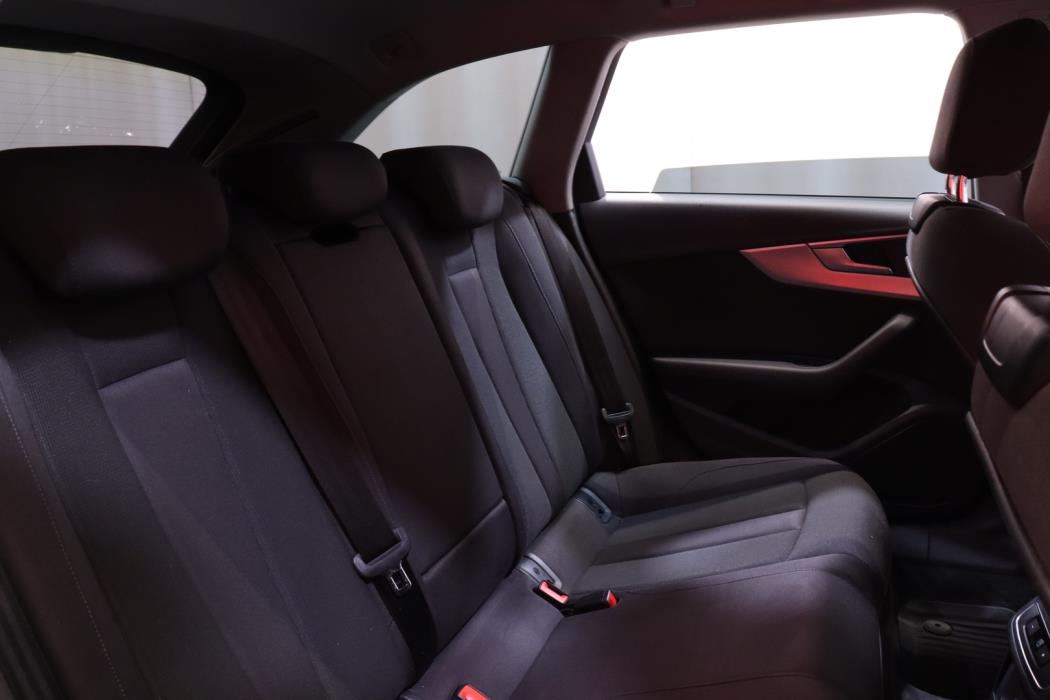 AUDI A4 2018