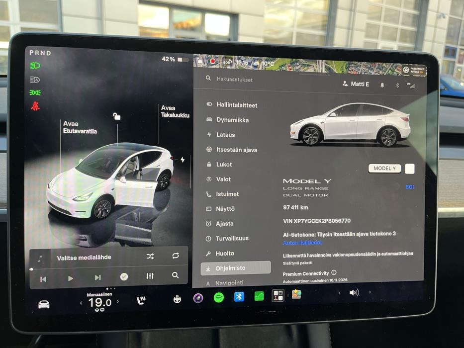 TESLA Model Y 2023