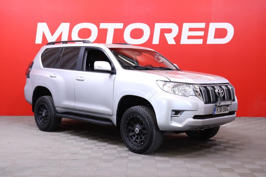 TOYOTA Land Cruiser 2011