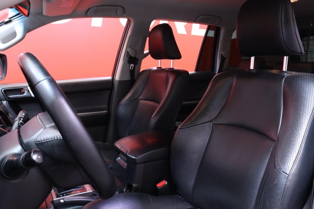 TOYOTA Land Cruiser 2011