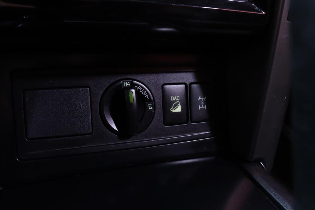 TOYOTA Land Cruiser 2011