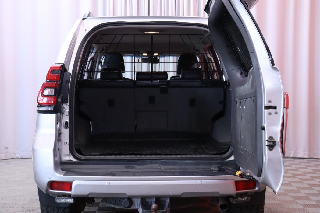 TOYOTA Land Cruiser 2011