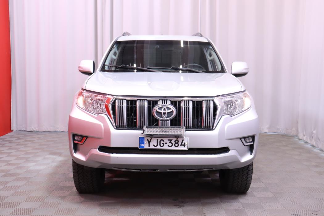 TOYOTA Land Cruiser 2011