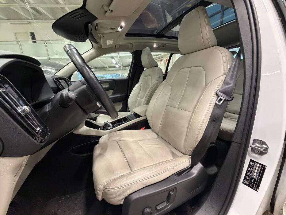 VOLVO XC40 2019