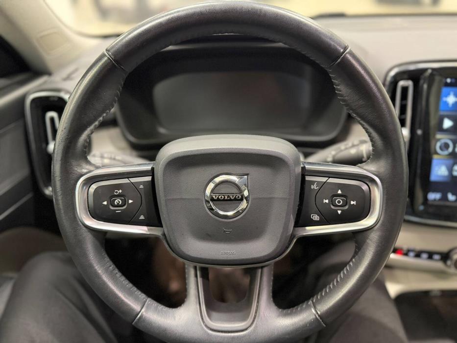 VOLVO XC40 2019