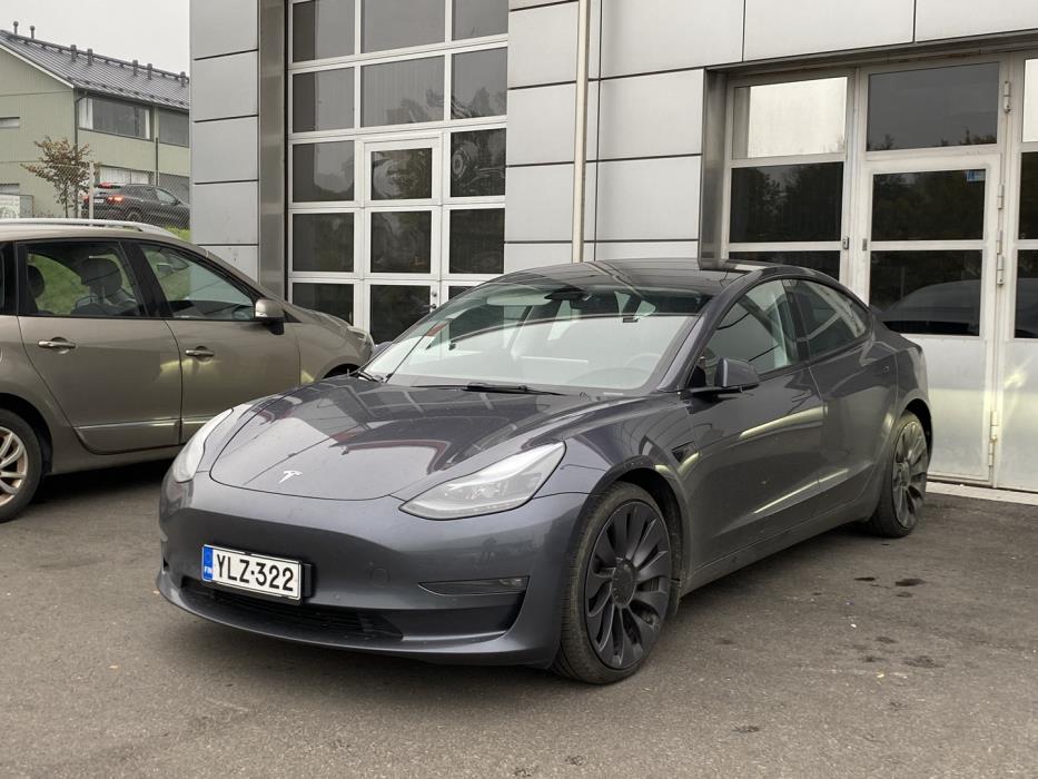 TESLA Model 3 2022