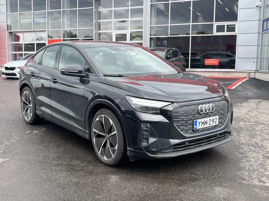 AUDI Q4 e-tron 2022