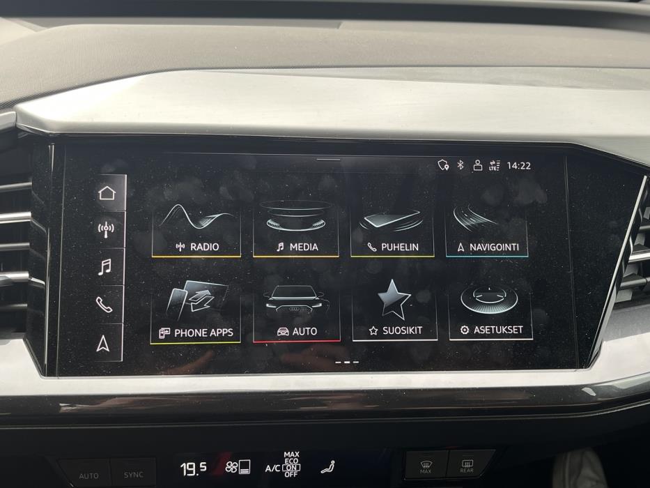 AUDI Q4 e-tron 2022