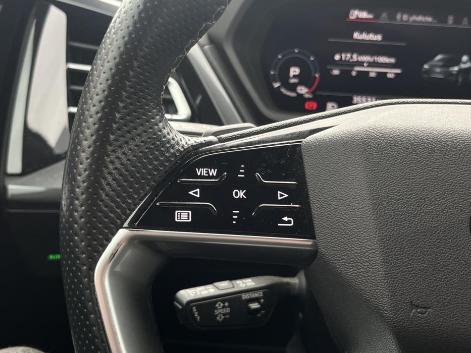 AUDI Q4 e-tron 2022