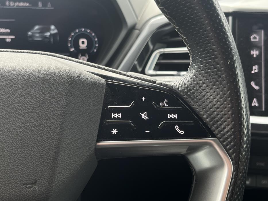 AUDI Q4 e-tron 2022
