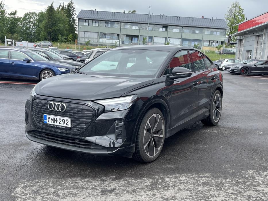 AUDI Q4 e-tron 2022