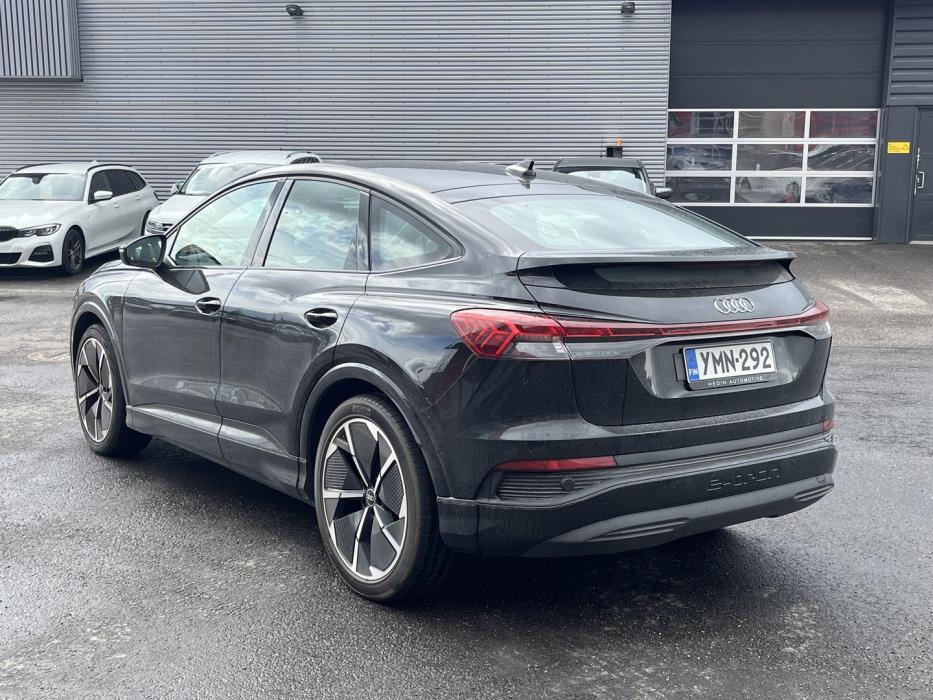 AUDI Q4 e-tron 2022