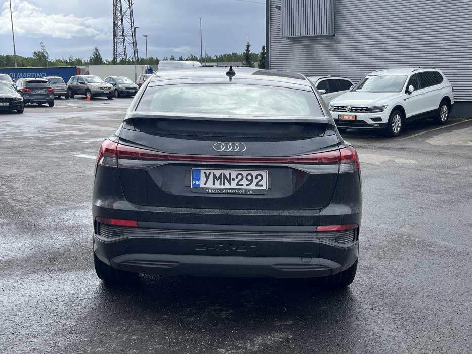 AUDI Q4 e-tron 2022