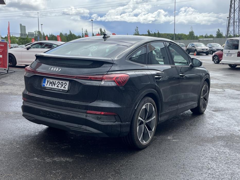 AUDI Q4 e-tron 2022