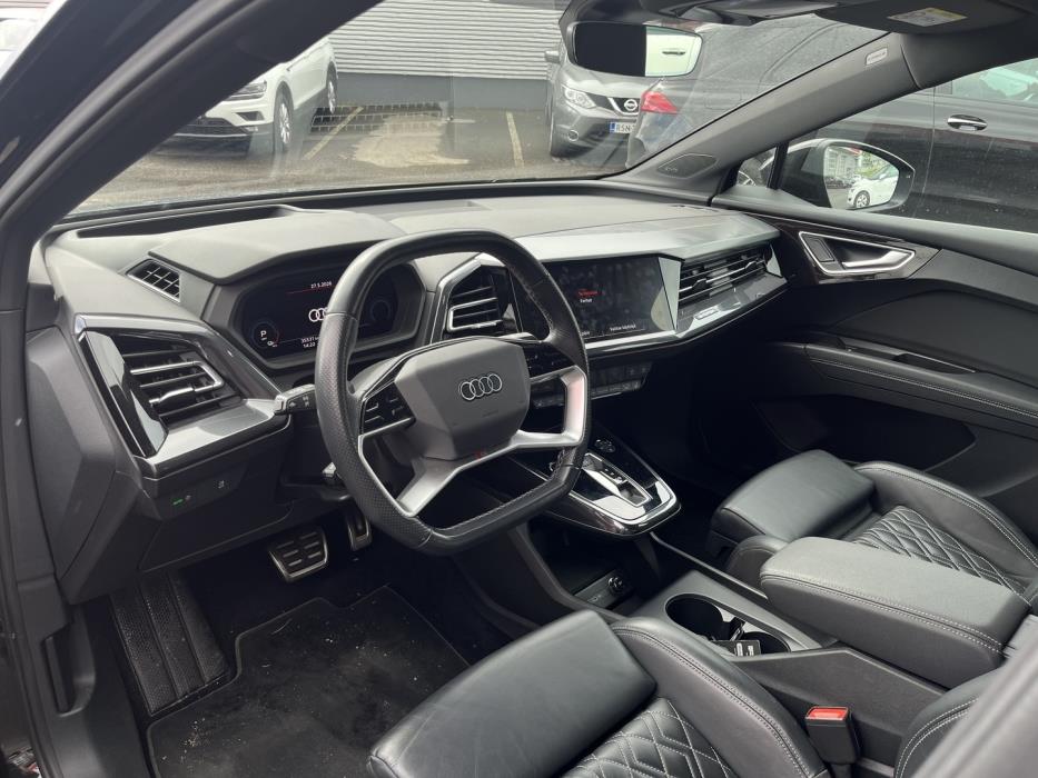 AUDI Q4 e-tron 2022