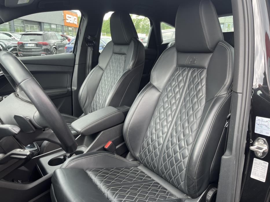 AUDI Q4 e-tron 2022