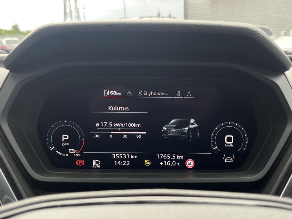 AUDI Q4 e-tron 2022