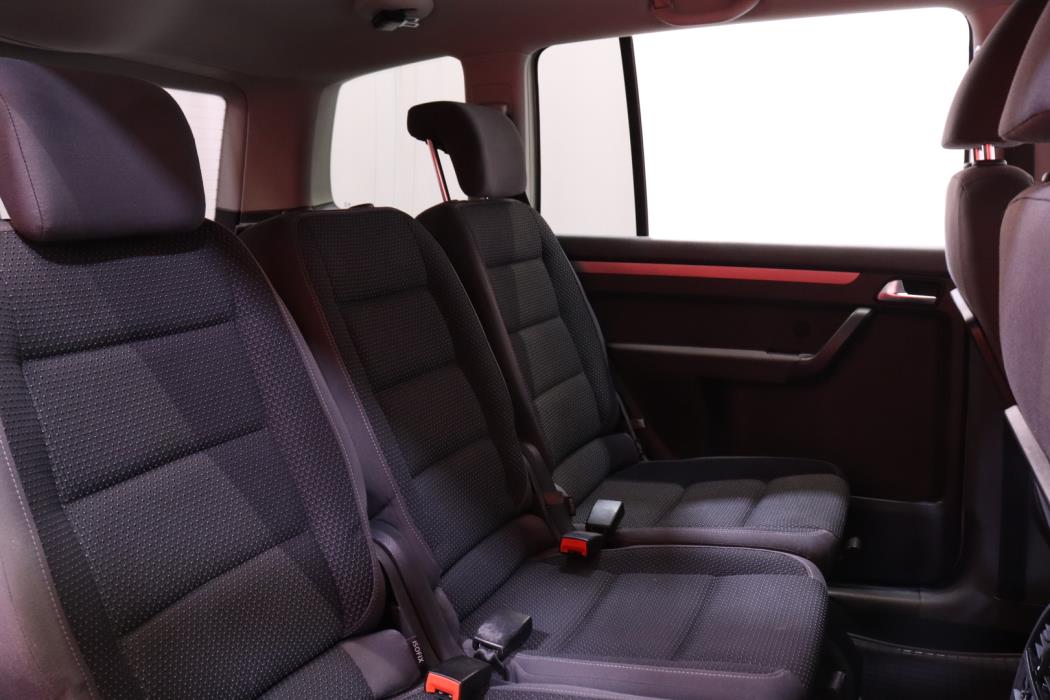 VOLKSWAGEN Touran 2010