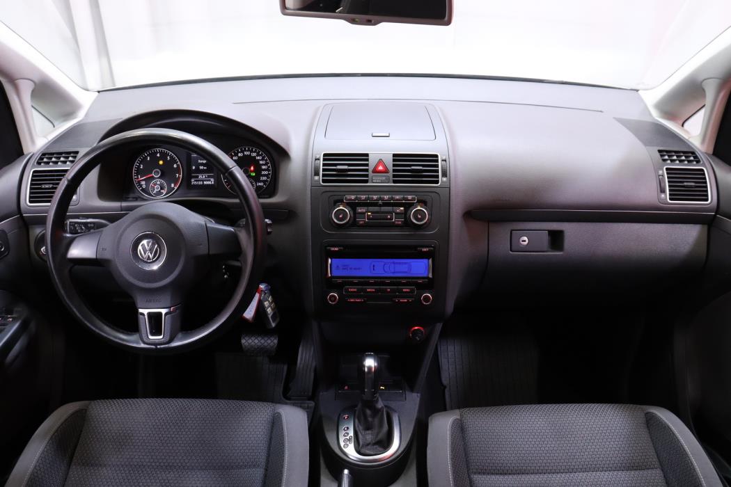 VOLKSWAGEN Touran 2010