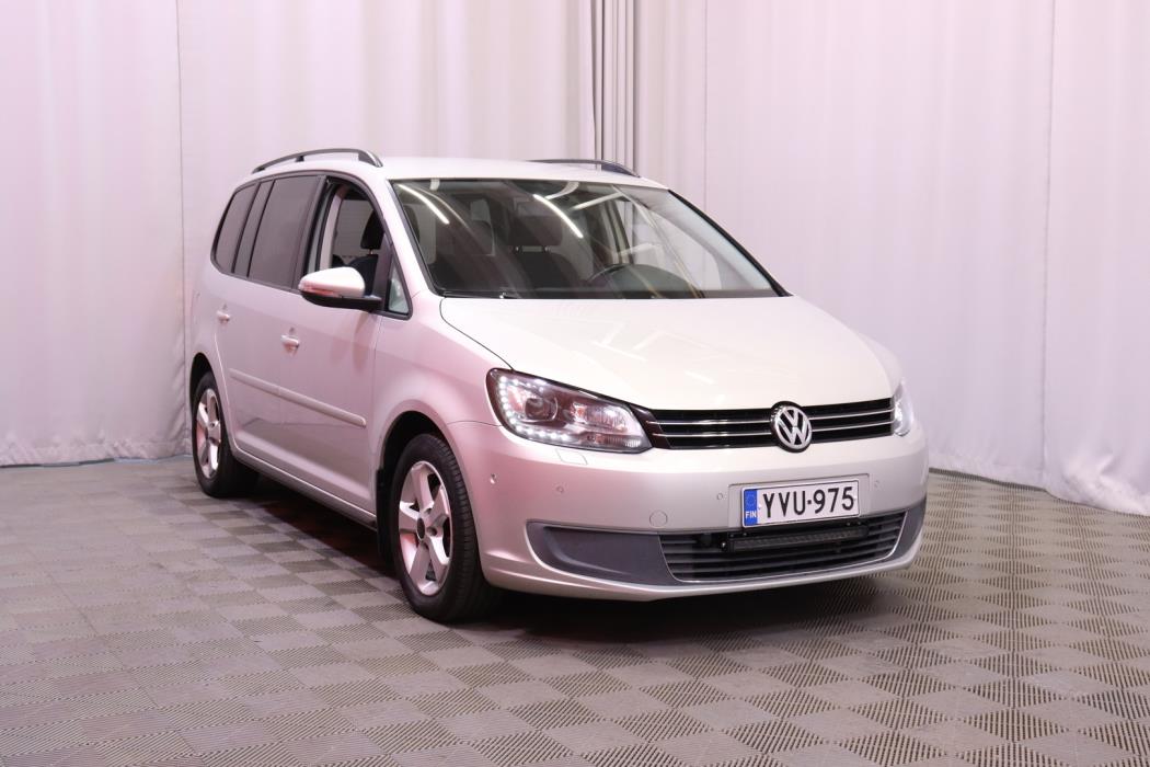VOLKSWAGEN Touran 2010