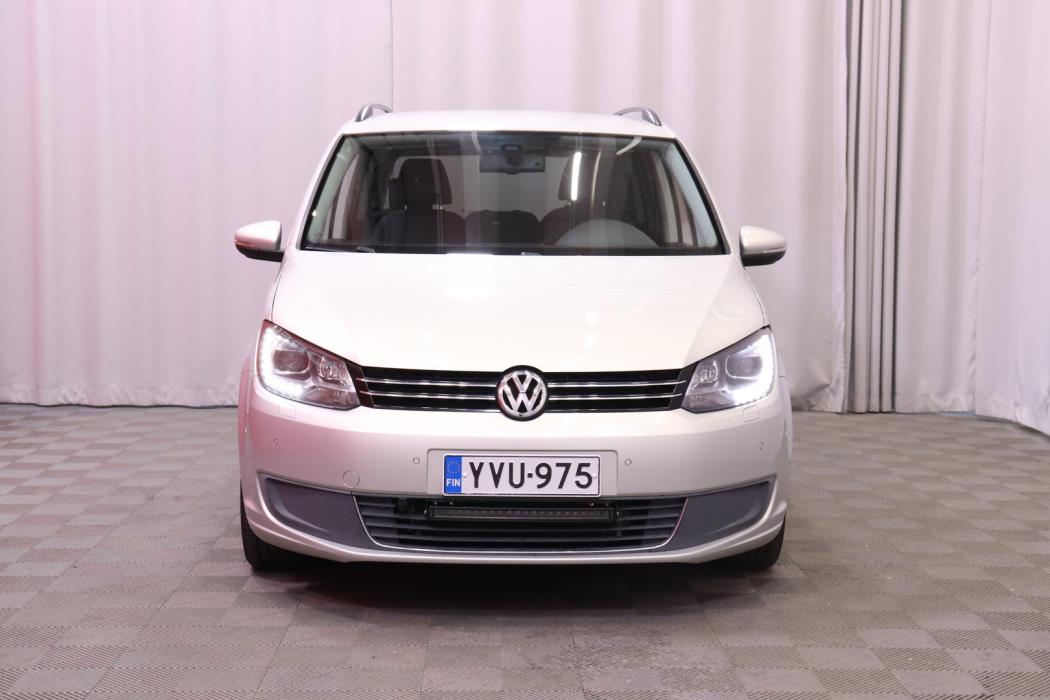 VOLKSWAGEN Touran 2010