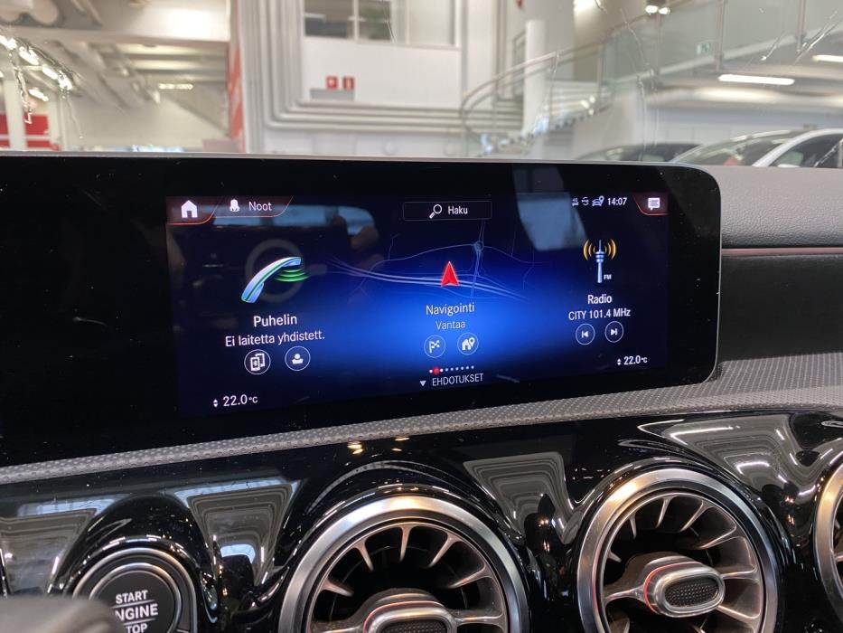 MERCEDES-BENZ A 2020