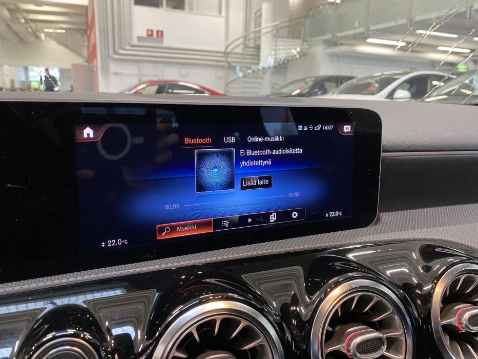 MERCEDES-BENZ A 2020