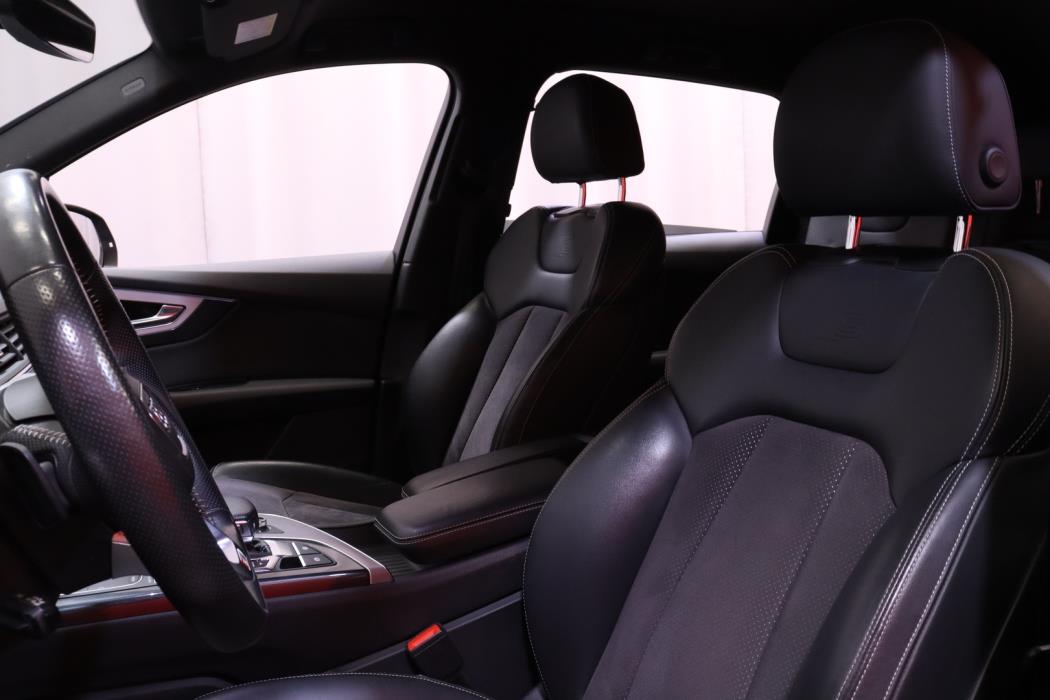 AUDI Q7 2018