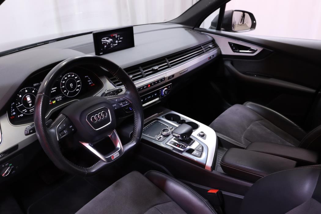 AUDI Q7 2018