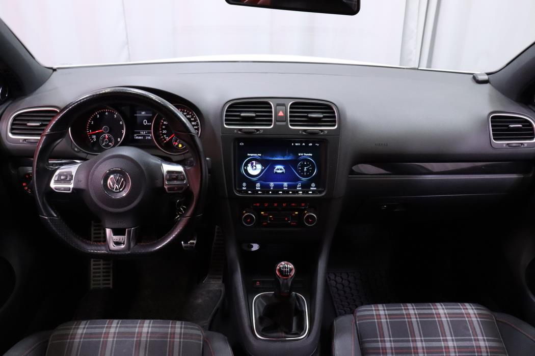 VOLKSWAGEN Golf 2011