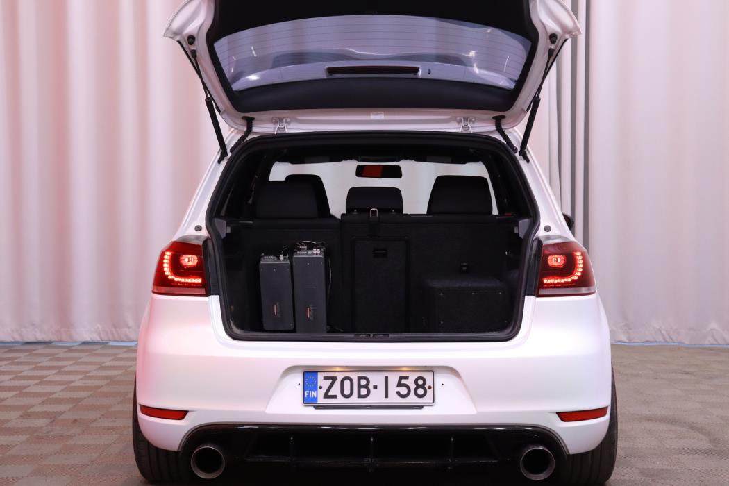 VOLKSWAGEN Golf 2011