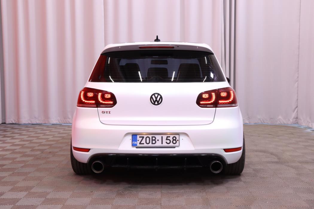 VOLKSWAGEN Golf 2011
