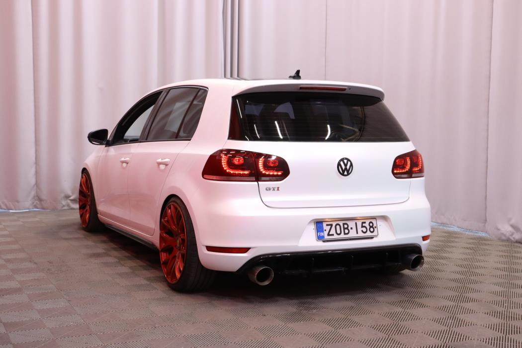 VOLKSWAGEN Golf 2011
