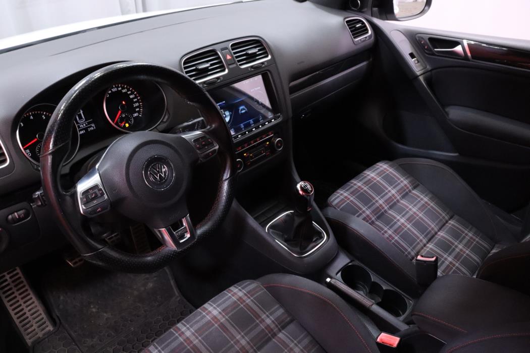 VOLKSWAGEN Golf 2011