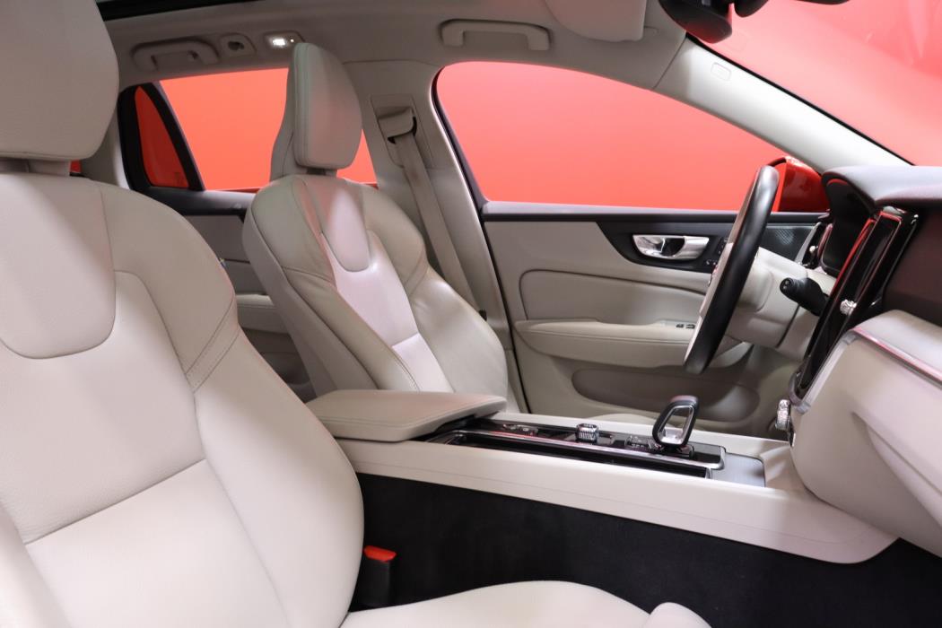 VOLVO V60 Cross Country 2023
