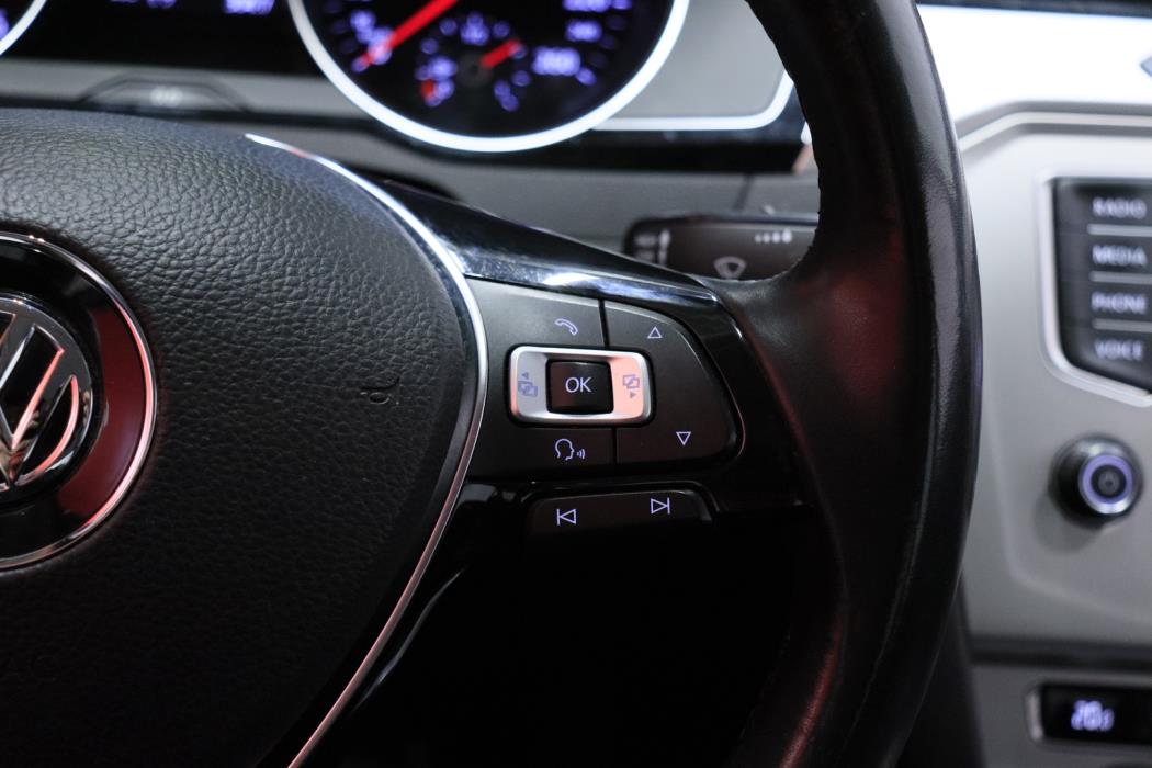 VOLKSWAGEN Passat 2017