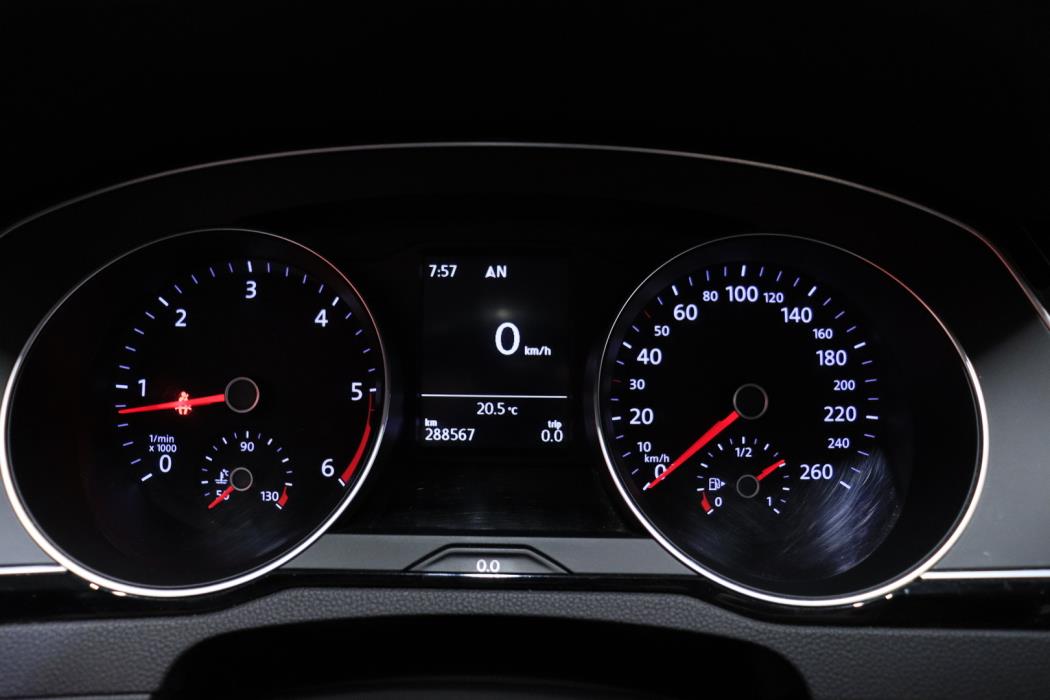 VOLKSWAGEN Passat 2017