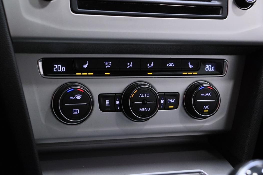 VOLKSWAGEN Passat 2017