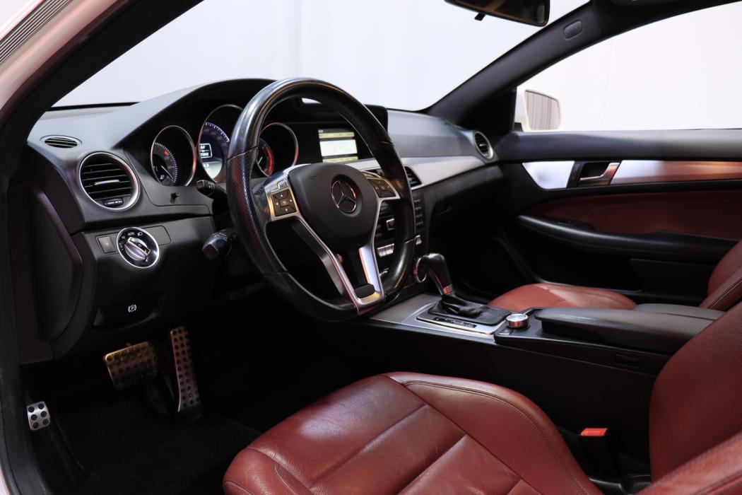 MERCEDES-BENZ C 2011
