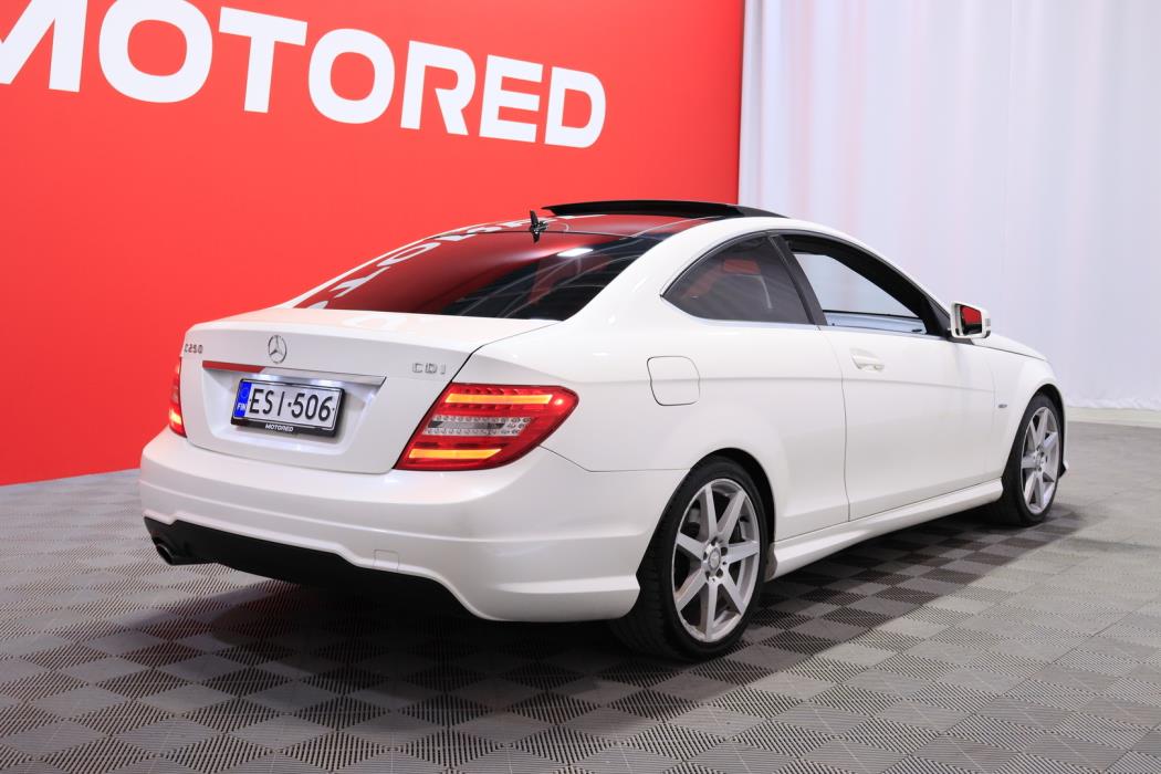 MERCEDES-BENZ C 2011