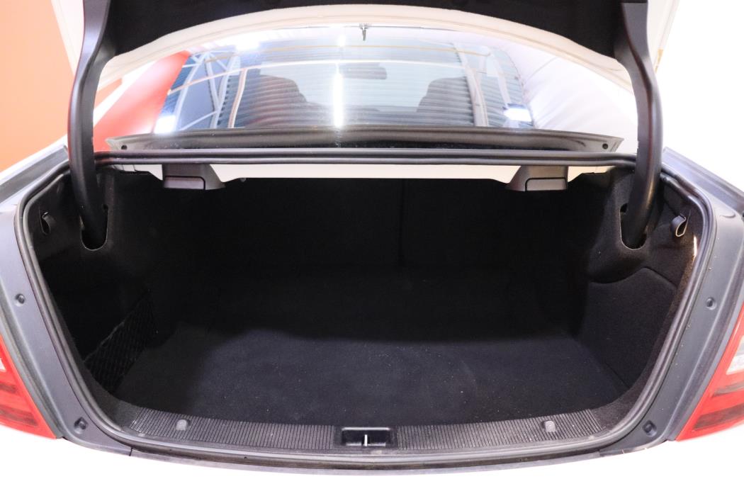 MERCEDES-BENZ C 2011