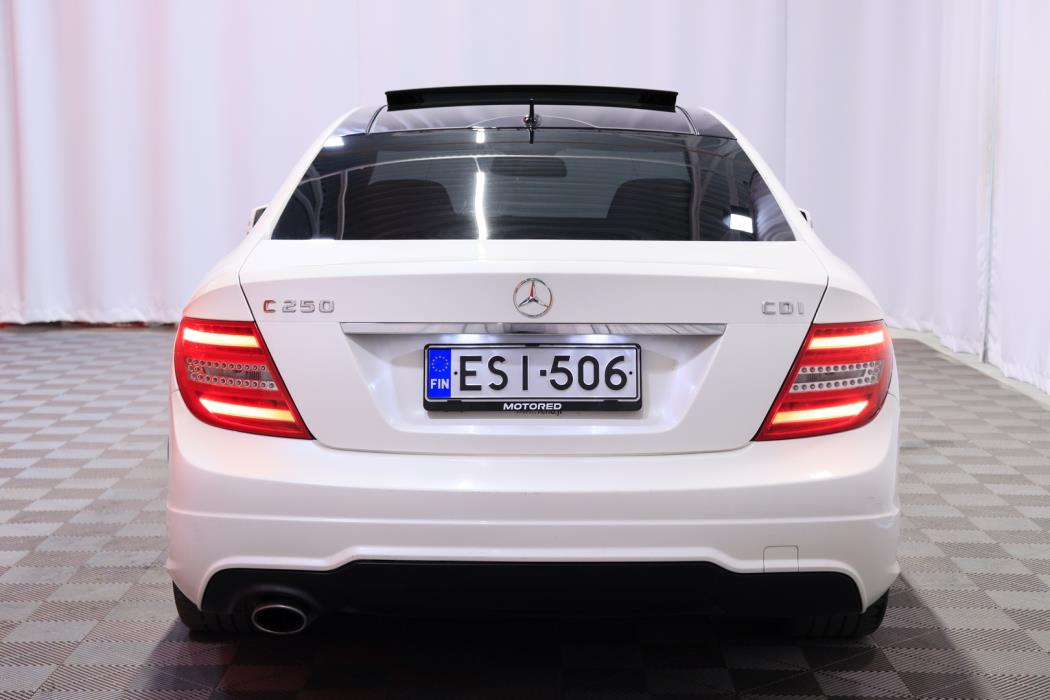 MERCEDES-BENZ C 2011