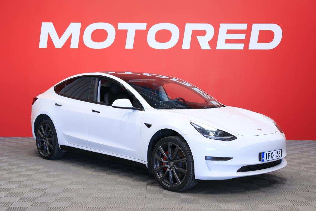 TESLA Model 3 2021