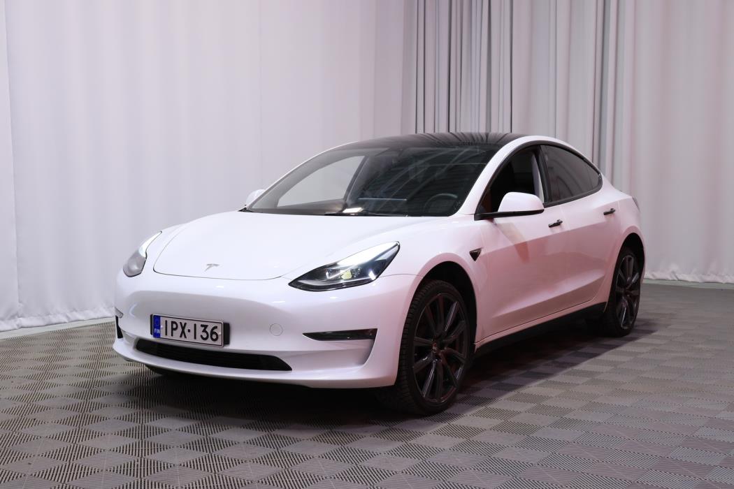 TESLA Model 3 2021