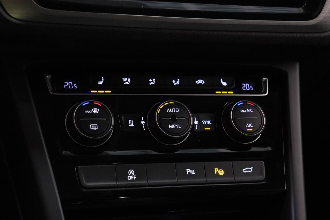 VOLKSWAGEN Touran 2018